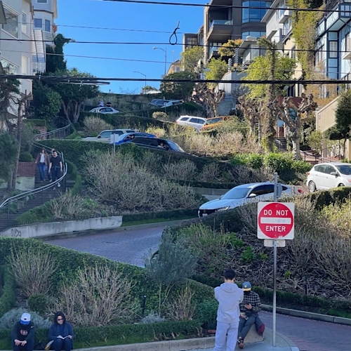 APRIL 24, 1887: The artist Rowena Fischer Meeks Abdy was born and eventually moved to a property on San Francisco’s famous serpentine section of Lombard.